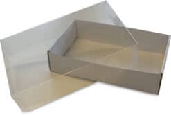 Varenr. Box nr. 13 - Visitkortæske / Gaveæske (plastlåg + karton bund): 188x118x40 mm. - Bundt/kolli á 380 stk.
